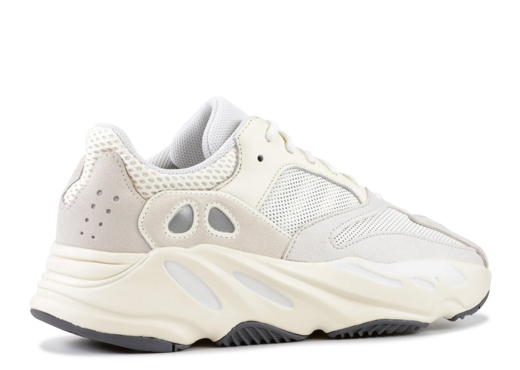 YEEZY BOOST 700 "ANALOG" image 2