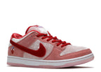 STRANGELOVE X DUNK LOW SB "VALENTINE'S DAY" image 1