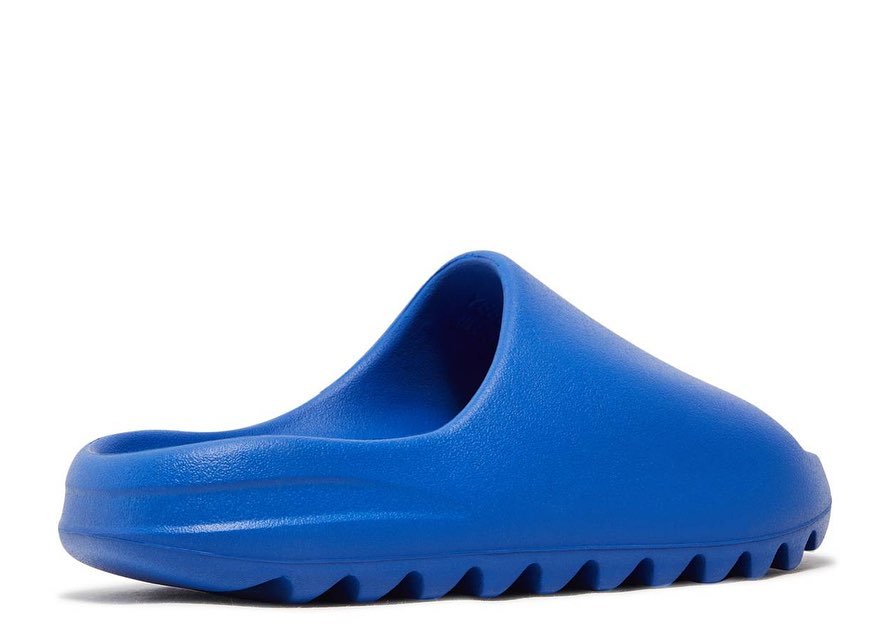 YEEZY SLIDES 'AZURE' image 2