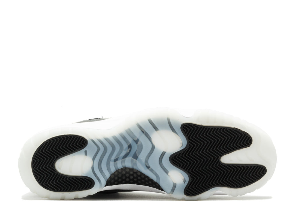 AIR JORDAN 11 RETRO LOW "BARONS" image 3