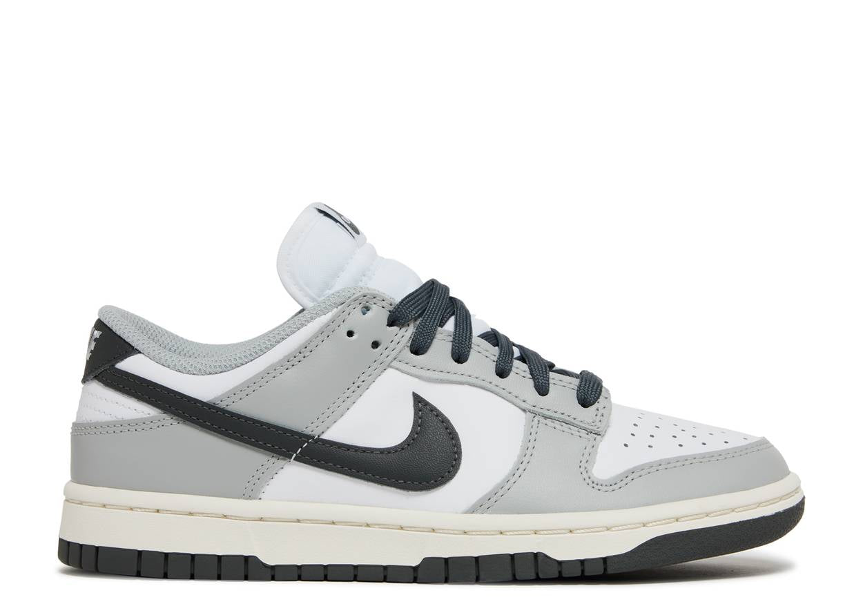 WMNS DUNK LOW 'LIGHT SMOKE GREY' image 0