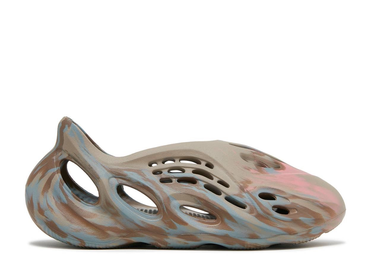 YEEZY FOAM RUNNER 'MX SAND GREY' image 0