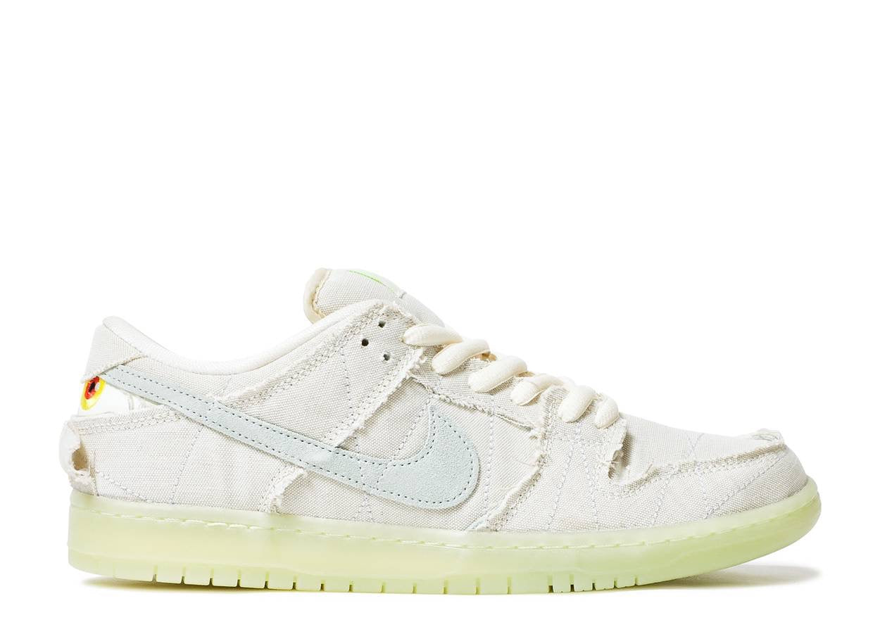 DUNK LOW SB 'MUMMY' image 0