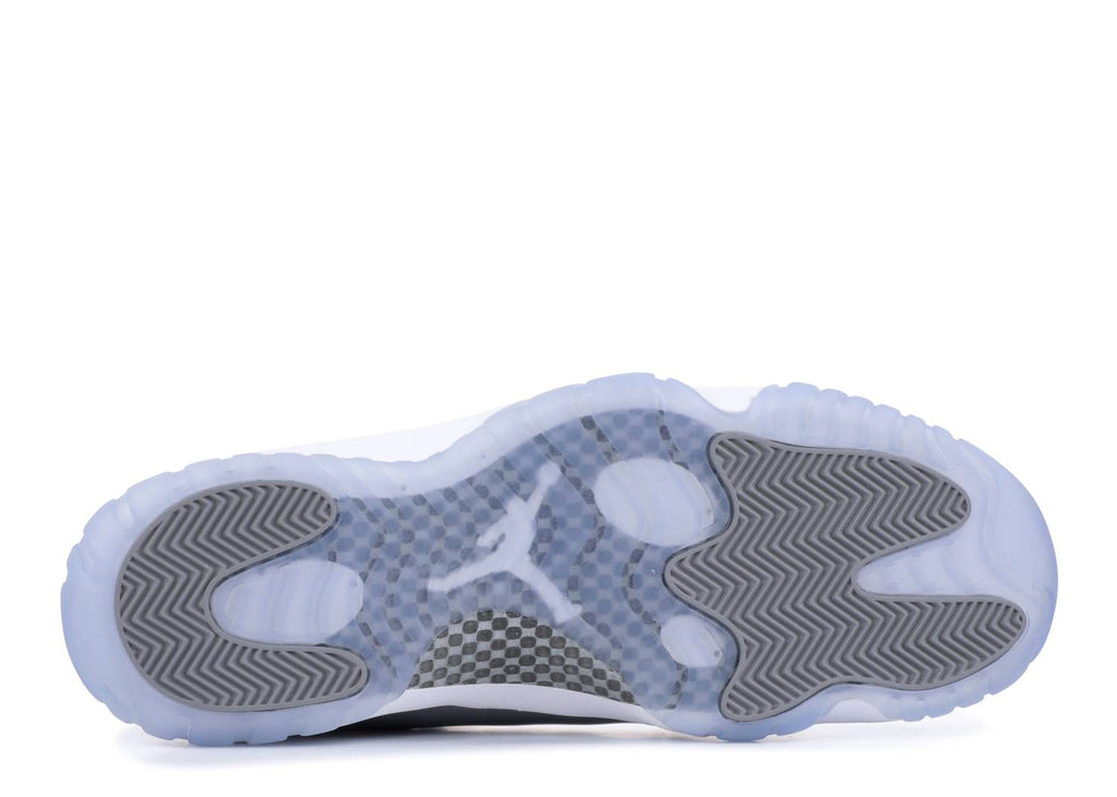 AIR JORDAN 11 RETRO LOW "COOL GREY" image 3