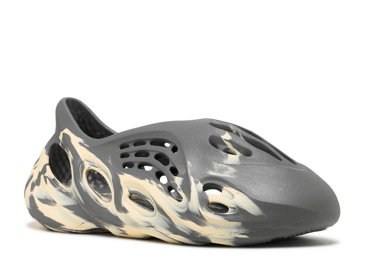 YEEZY FOAM RUNNER 'MXT MOON GREY' image 1