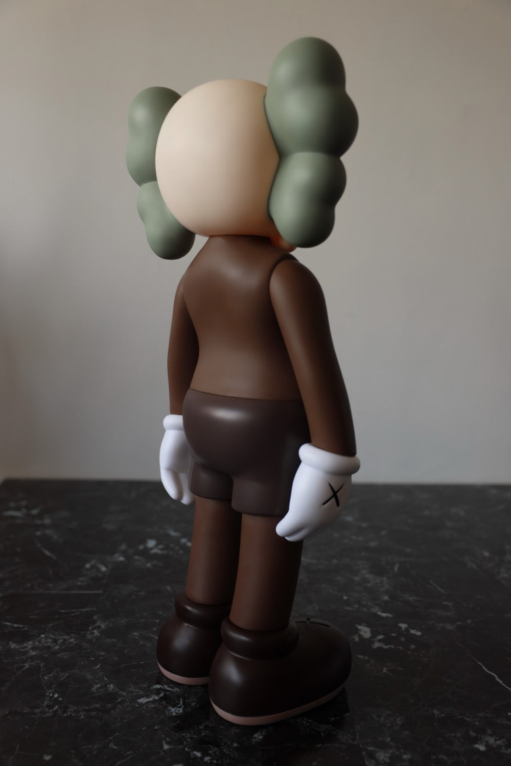 KAWS SCULPTURE image 6