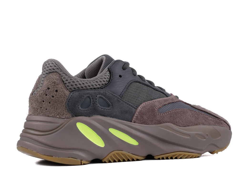 YEEZY BOOST 700 "WAVE RUNNER" image 2
