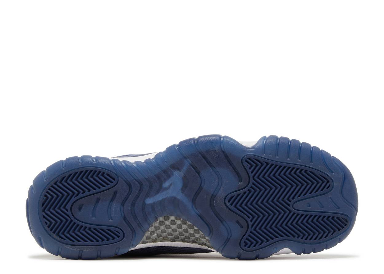 WMNS AIR JORDAN 11 RETRO 'MIDNIGHT NAVY VELVET' image 3