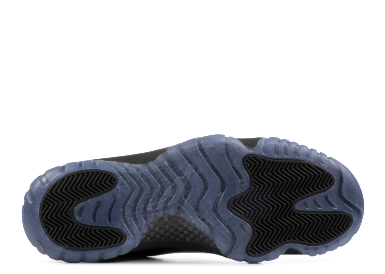 AIR JORDAN 11 RETRO "CAP AND GOWN" image 3