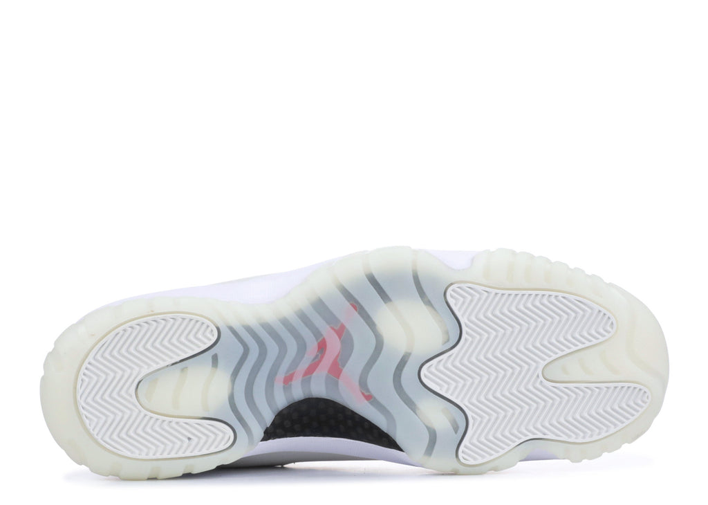 AIR JORDAN 11 RETRO "PLATINUM TINT" image 3