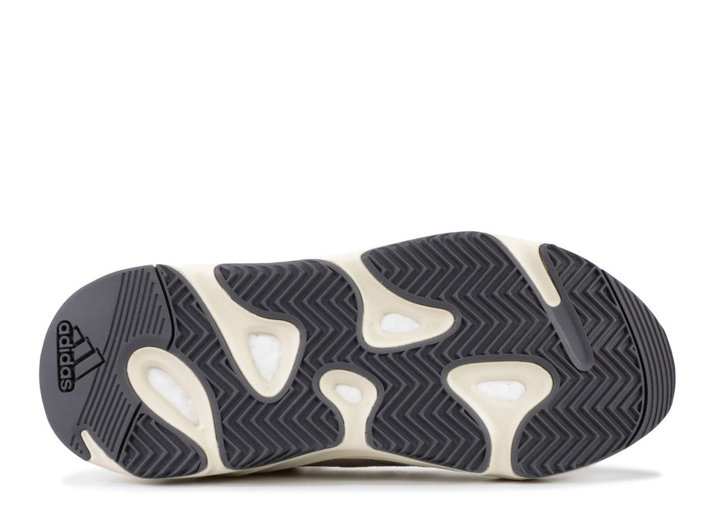 YEEZY BOOST 700 "ANALOG" image 3