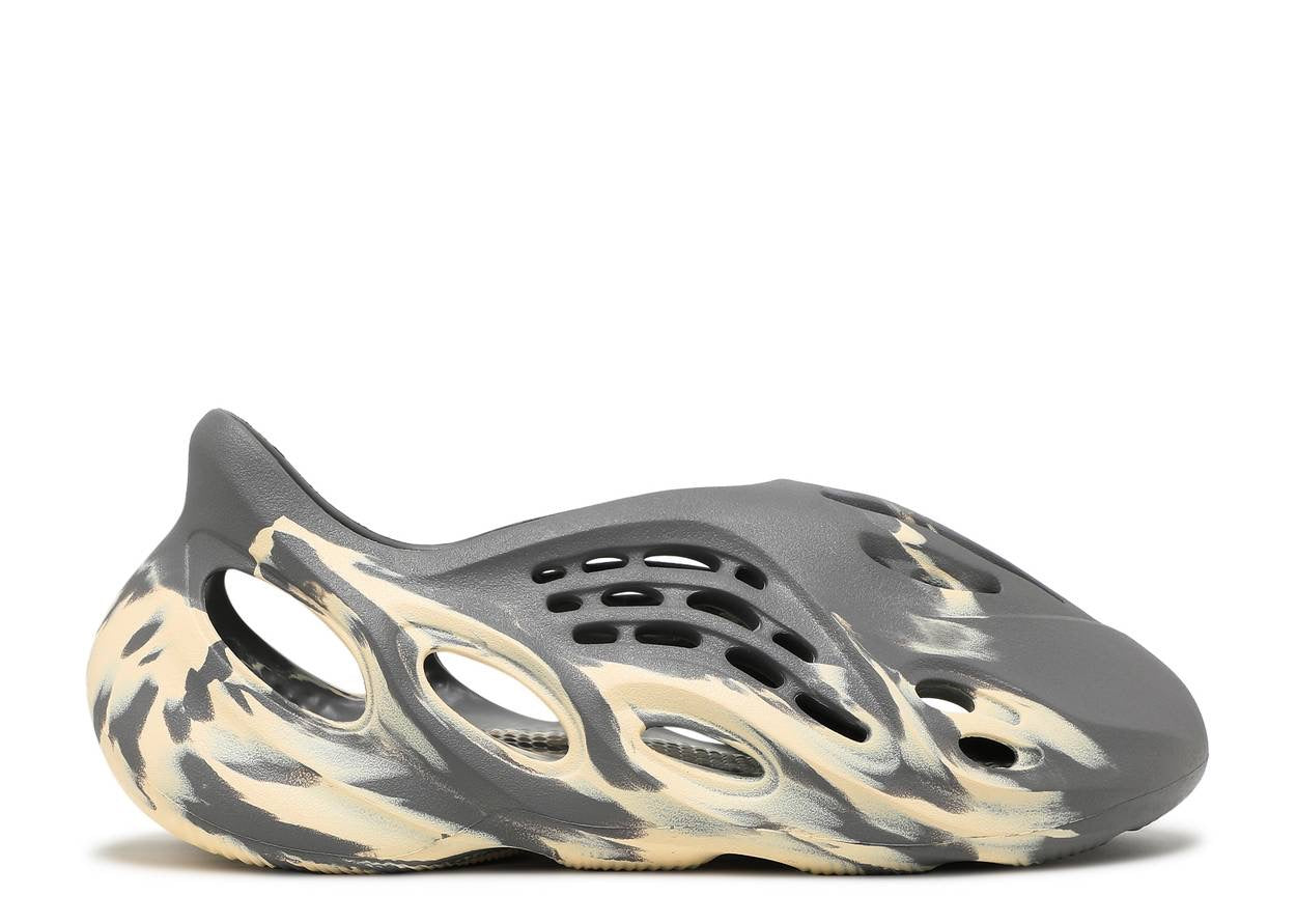 YEEZY FOAM RUNNER 'MXT MOON GREY' image 0